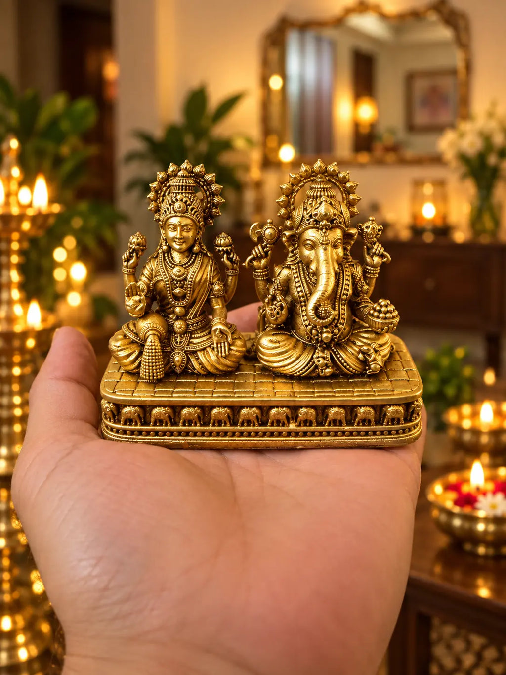 brass-lakshmiganesha-3in-hand